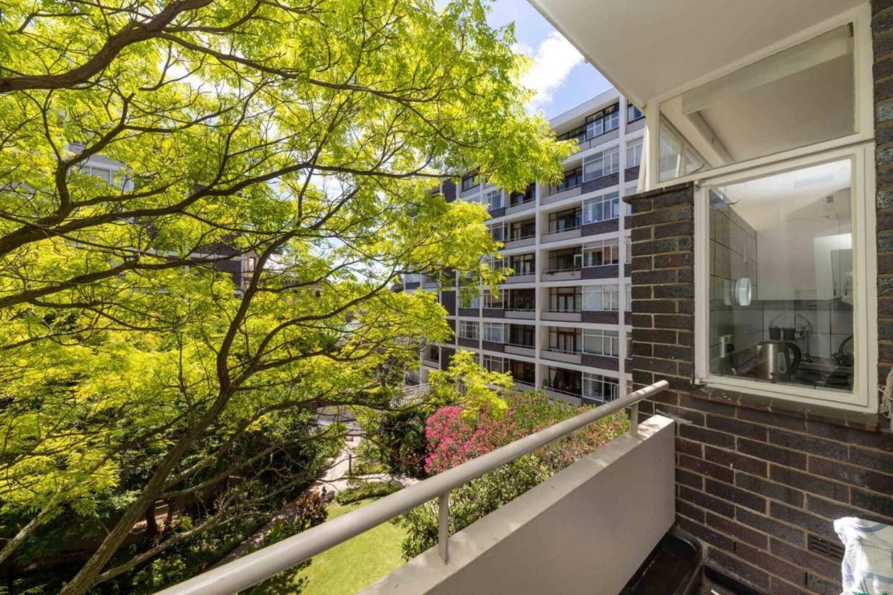 Urban With Garden Viewswimming Pool